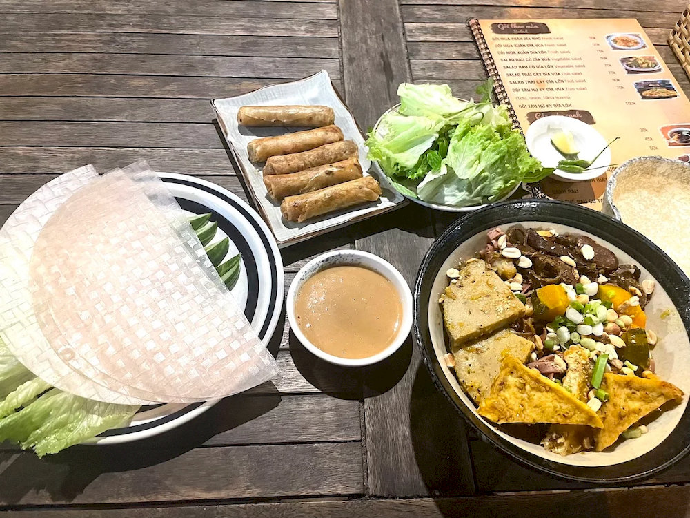 Its dedication to quality ingredients and balanced flavors makes it a must-visit destination for health-conscious food enthusiasts 